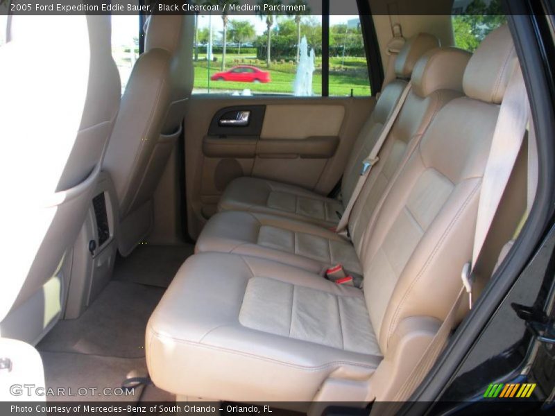 Black Clearcoat / Medium Parchment 2005 Ford Expedition Eddie Bauer