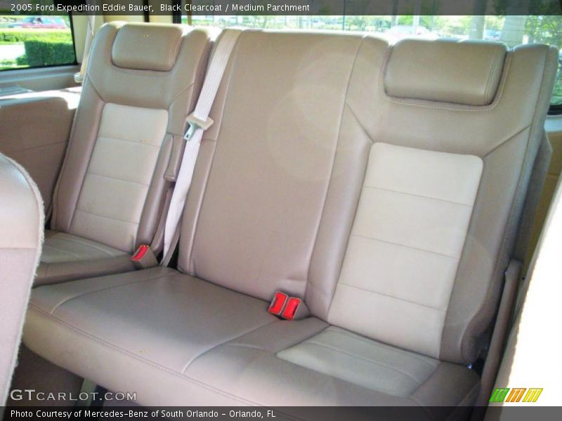 Black Clearcoat / Medium Parchment 2005 Ford Expedition Eddie Bauer