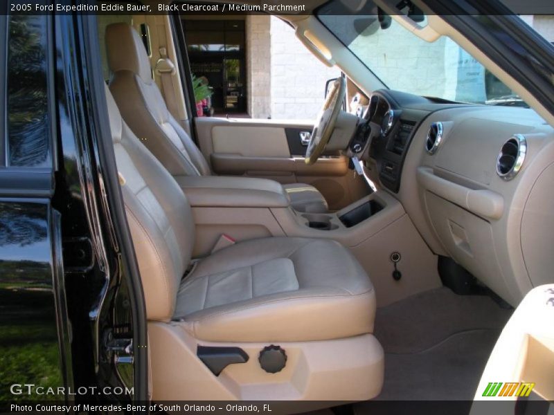 Black Clearcoat / Medium Parchment 2005 Ford Expedition Eddie Bauer