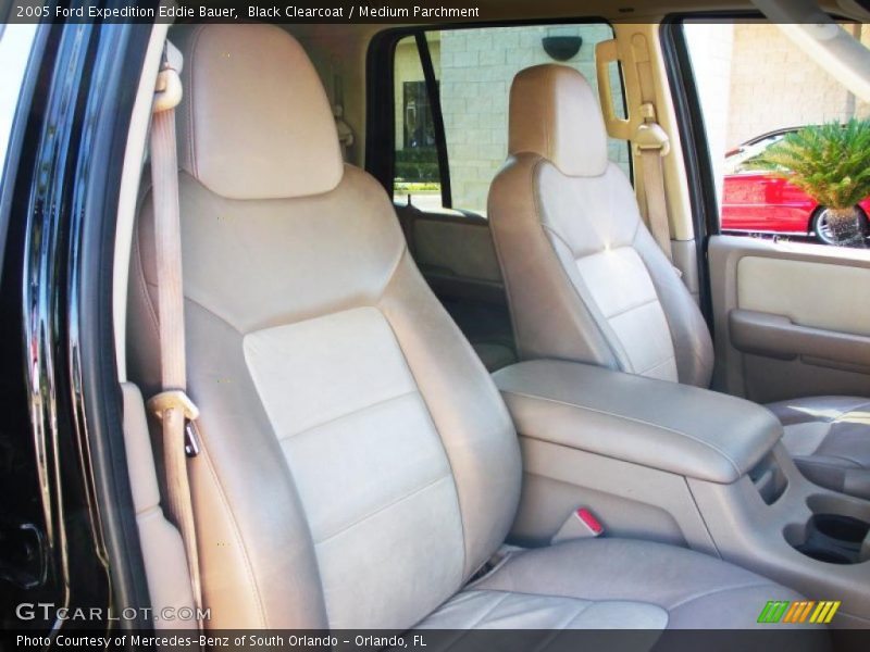 Black Clearcoat / Medium Parchment 2005 Ford Expedition Eddie Bauer