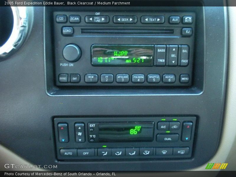 Black Clearcoat / Medium Parchment 2005 Ford Expedition Eddie Bauer
