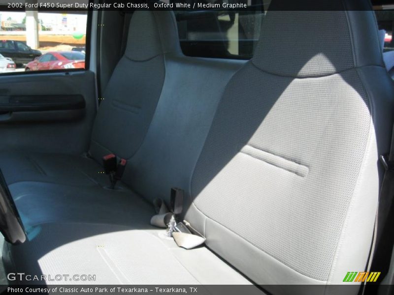 Oxford White / Medium Graphite 2002 Ford F450 Super Duty Regular Cab Chassis