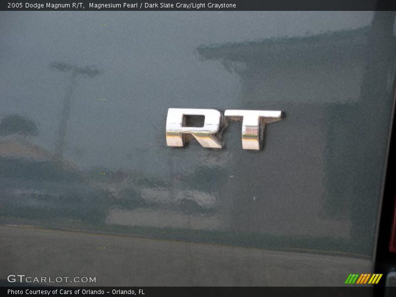 Magnesium Pearl / Dark Slate Gray/Light Graystone 2005 Dodge Magnum R/T