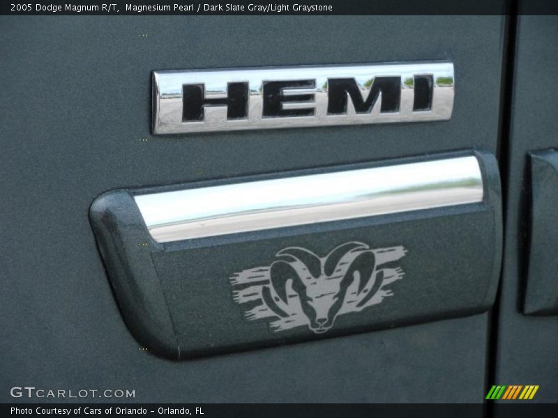 Magnesium Pearl / Dark Slate Gray/Light Graystone 2005 Dodge Magnum R/T