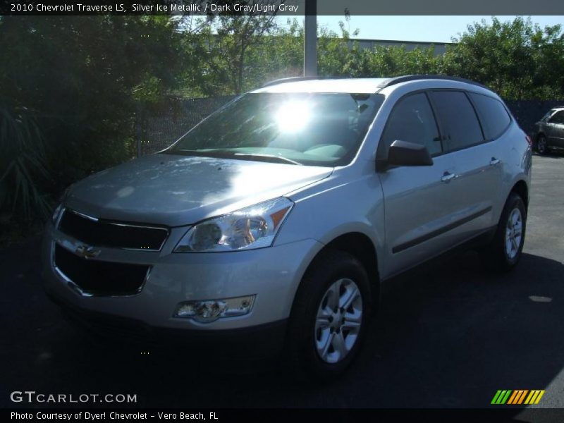 Silver Ice Metallic / Dark Gray/Light Gray 2010 Chevrolet Traverse LS