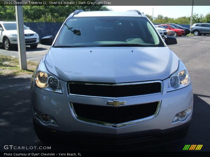Silver Ice Metallic / Dark Gray/Light Gray 2010 Chevrolet Traverse LS