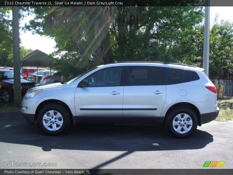 Silver Ice Metallic / Dark Gray/Light Gray 2010 Chevrolet Traverse LS