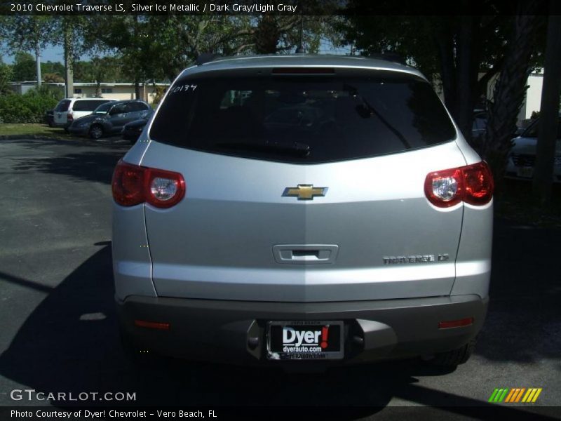 Silver Ice Metallic / Dark Gray/Light Gray 2010 Chevrolet Traverse LS