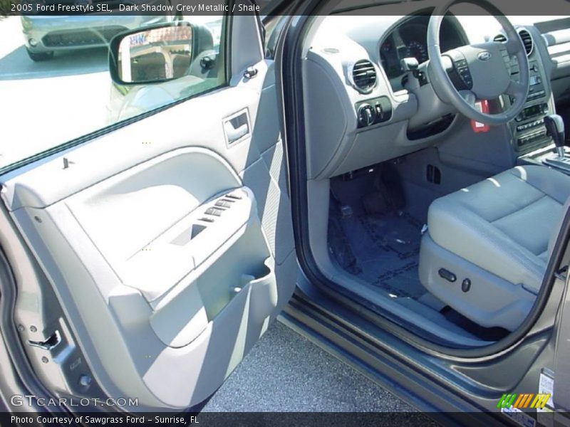 Dark Shadow Grey Metallic / Shale 2005 Ford Freestyle SEL