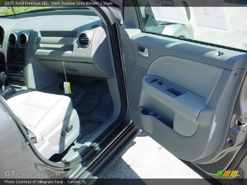 Dark Shadow Grey Metallic / Shale 2005 Ford Freestyle SEL
