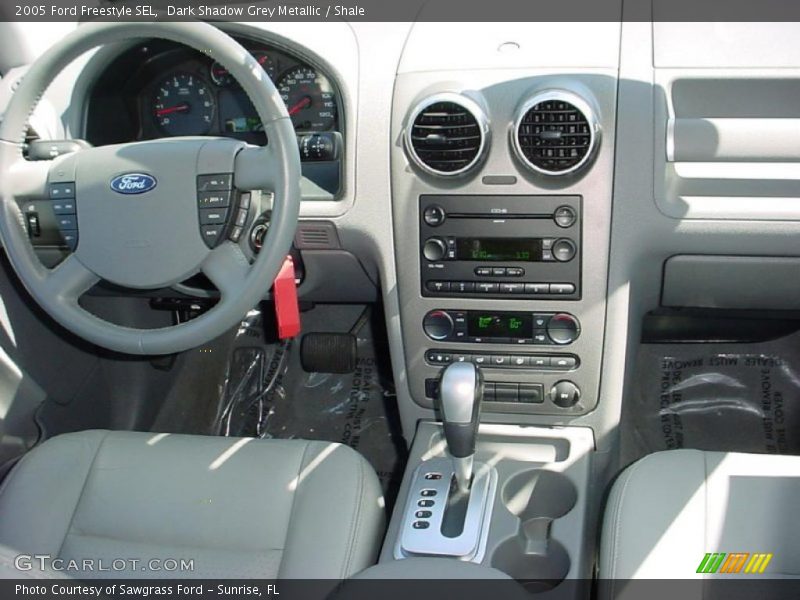 Dark Shadow Grey Metallic / Shale 2005 Ford Freestyle SEL