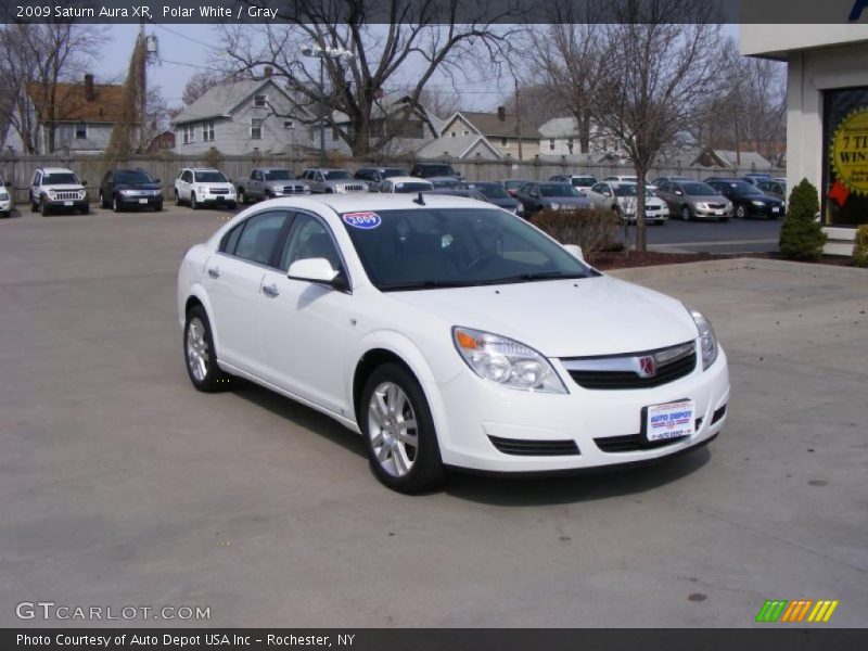Polar White / Gray 2009 Saturn Aura XR