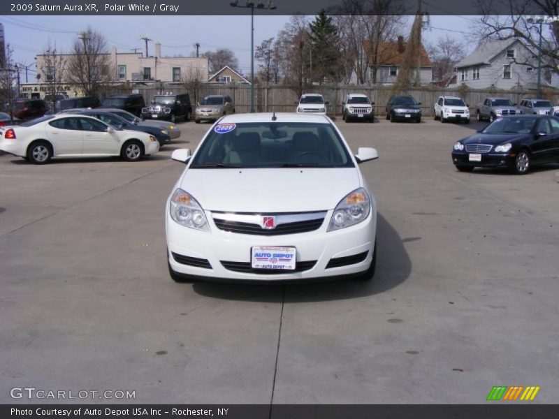 Polar White / Gray 2009 Saturn Aura XR