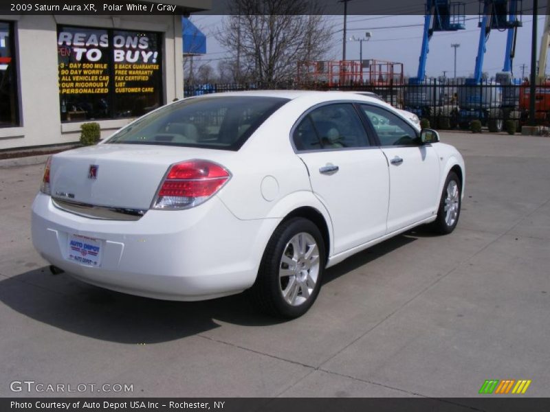 Polar White / Gray 2009 Saturn Aura XR
