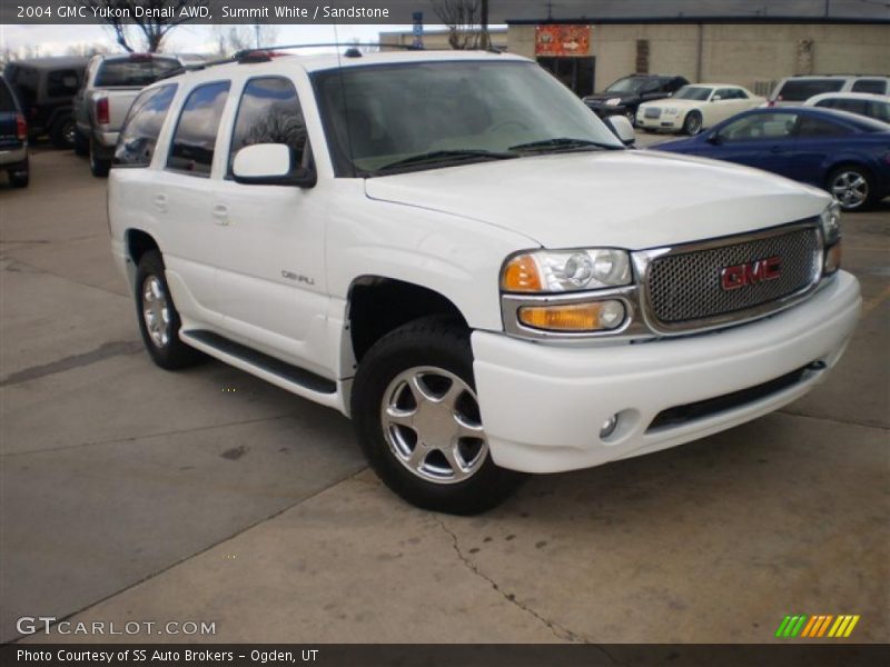 Summit White / Sandstone 2004 GMC Yukon Denali AWD