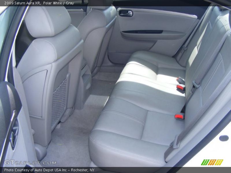 Polar White / Gray 2009 Saturn Aura XR