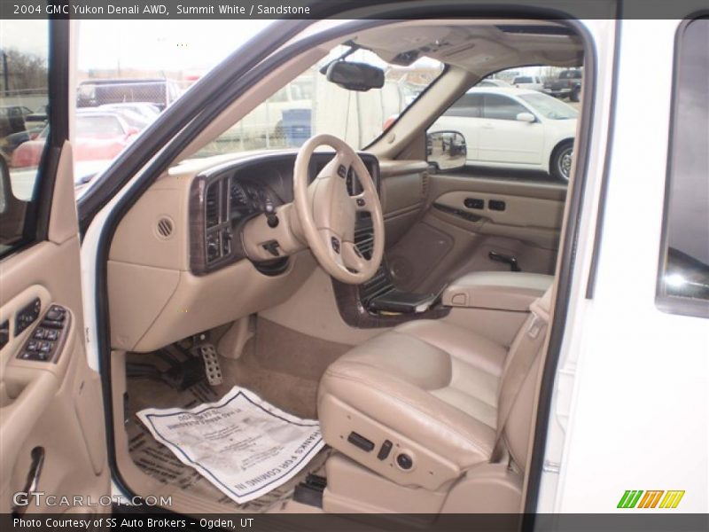 Summit White / Sandstone 2004 GMC Yukon Denali AWD
