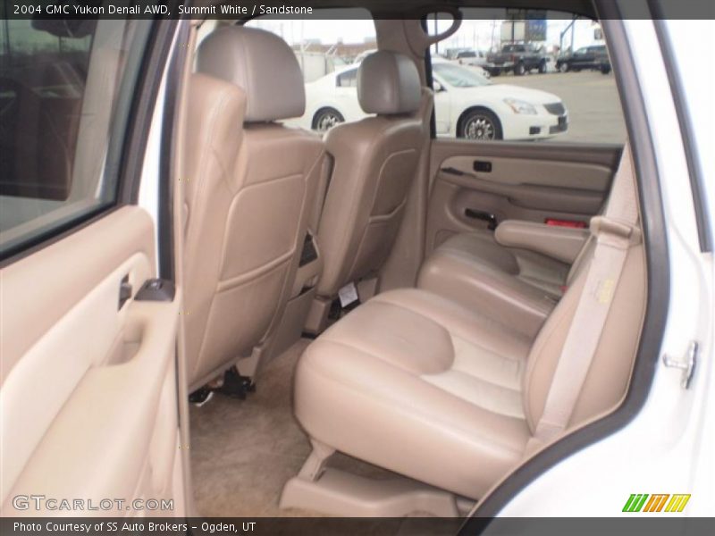 Summit White / Sandstone 2004 GMC Yukon Denali AWD
