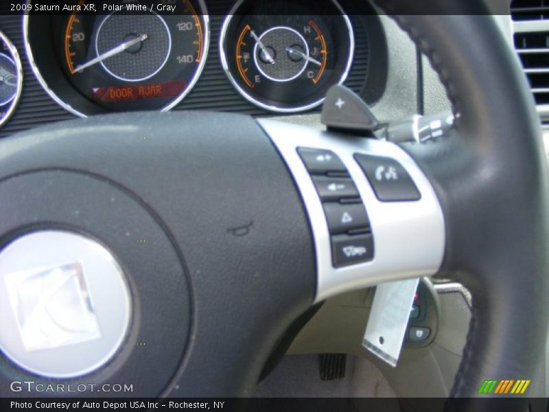 Polar White / Gray 2009 Saturn Aura XR