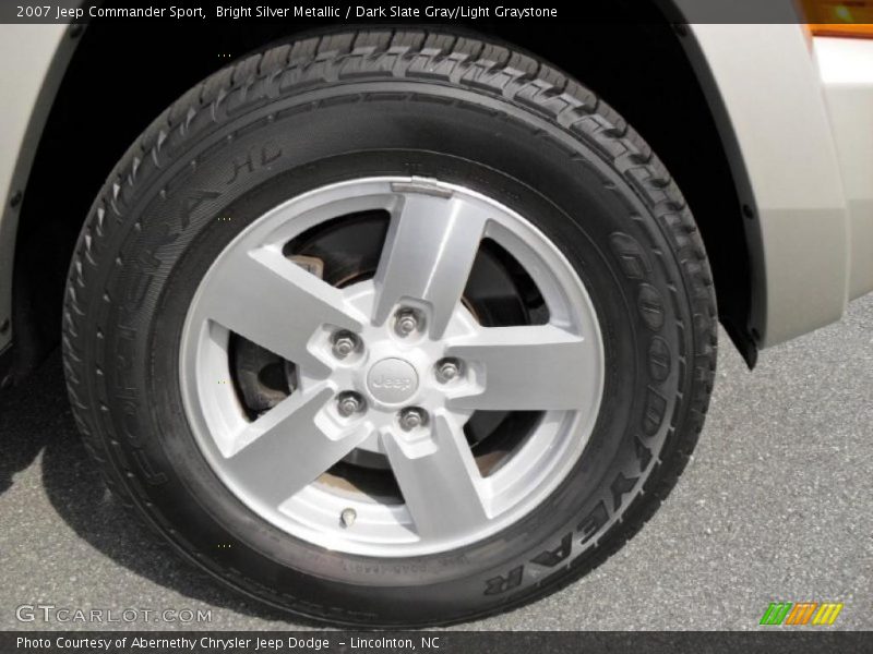 Bright Silver Metallic / Dark Slate Gray/Light Graystone 2007 Jeep Commander Sport