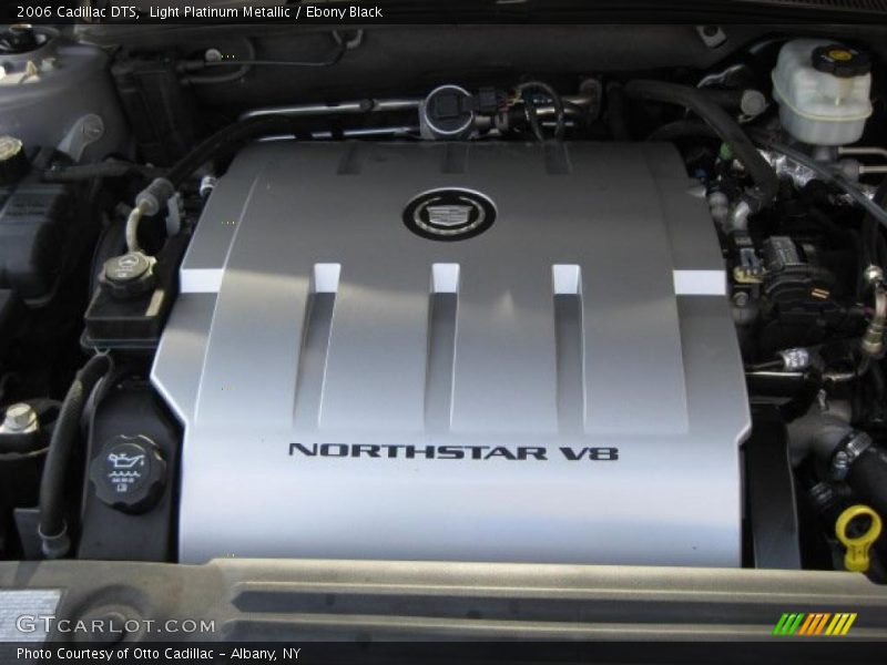 Light Platinum Metallic / Ebony Black 2006 Cadillac DTS