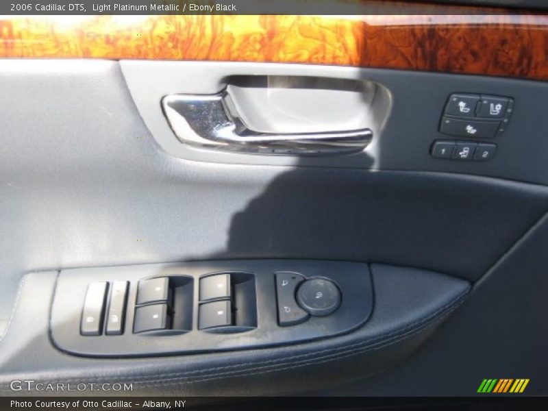 Light Platinum Metallic / Ebony Black 2006 Cadillac DTS