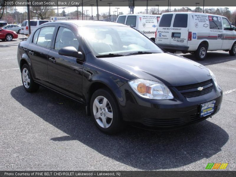 Black / Gray 2005 Chevrolet Cobalt Sedan
