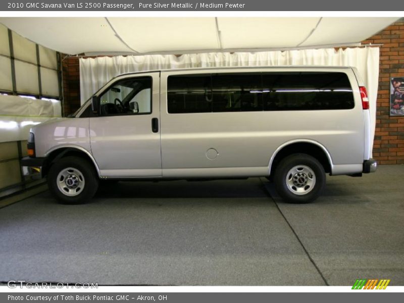 Pure Silver Metallic / Medium Pewter 2010 GMC Savana Van LS 2500 Passenger