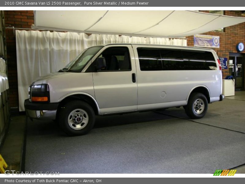 Pure Silver Metallic / Medium Pewter 2010 GMC Savana Van LS 2500 Passenger