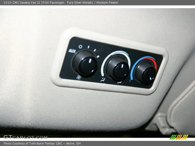 Pure Silver Metallic / Medium Pewter 2010 GMC Savana Van LS 2500 Passenger