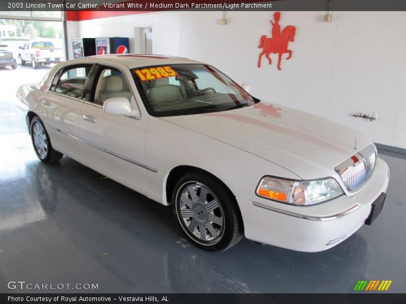 Vibrant White / Medium Dark Parchment/Light Parchment 2003 Lincoln Town Car Cartier