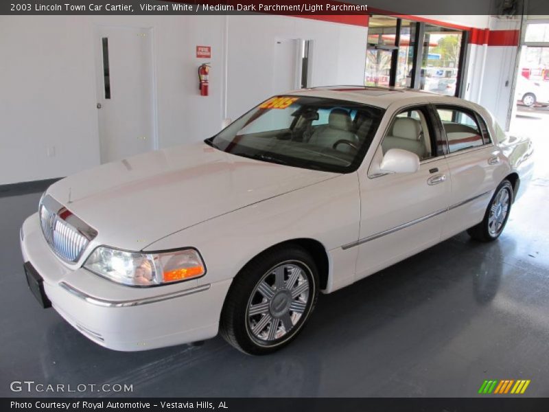 Vibrant White / Medium Dark Parchment/Light Parchment 2003 Lincoln Town Car Cartier