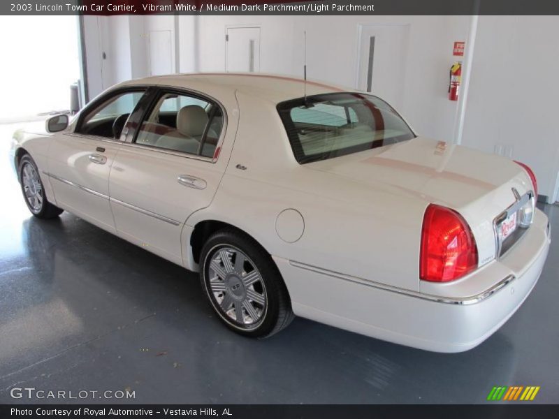Vibrant White / Medium Dark Parchment/Light Parchment 2003 Lincoln Town Car Cartier