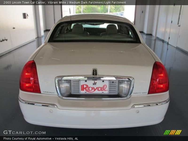 Vibrant White / Medium Dark Parchment/Light Parchment 2003 Lincoln Town Car Cartier