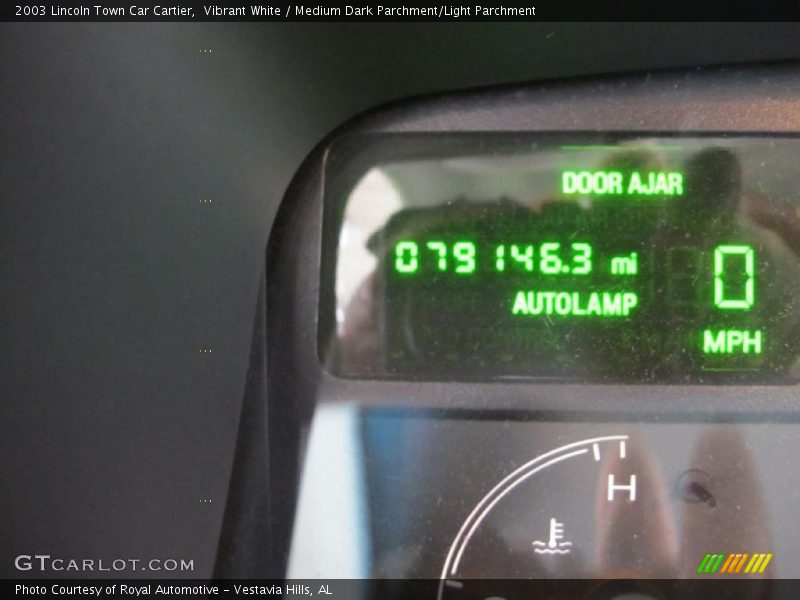 Vibrant White / Medium Dark Parchment/Light Parchment 2003 Lincoln Town Car Cartier