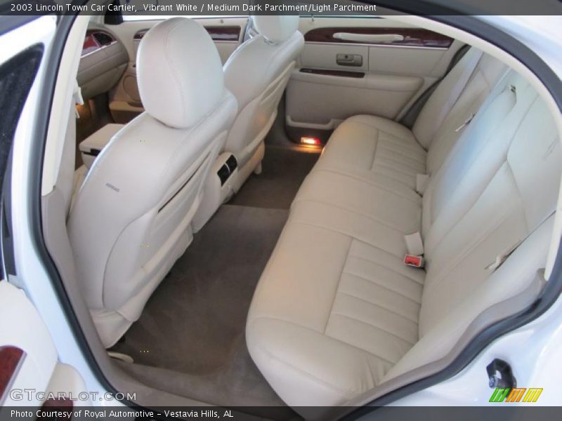 Vibrant White / Medium Dark Parchment/Light Parchment 2003 Lincoln Town Car Cartier
