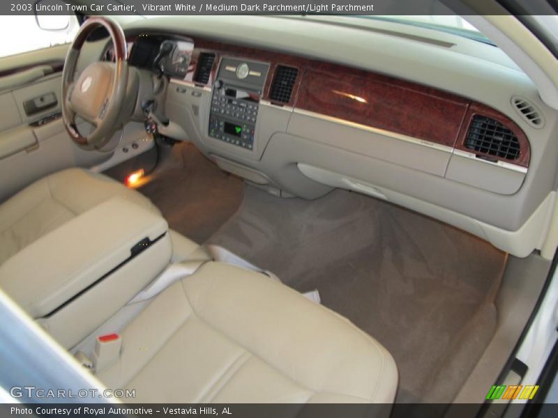 Vibrant White / Medium Dark Parchment/Light Parchment 2003 Lincoln Town Car Cartier