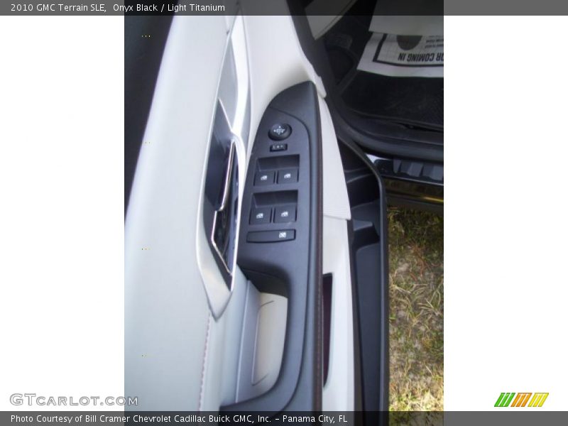 Onyx Black / Light Titanium 2010 GMC Terrain SLE