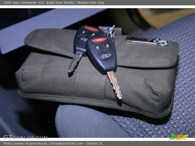 Bright Silver Metallic / Medium Slate Gray 2006 Jeep Commander 4x4