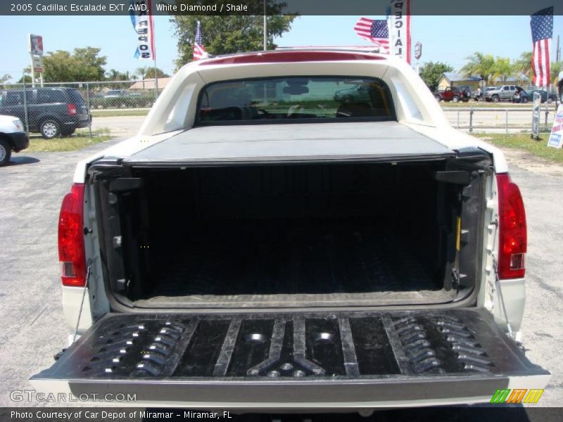 White Diamond / Shale 2005 Cadillac Escalade EXT AWD