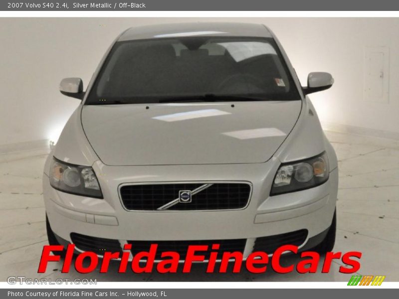 Silver Metallic / Off-Black 2007 Volvo S40 2.4i