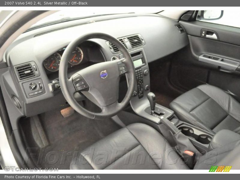 Silver Metallic / Off-Black 2007 Volvo S40 2.4i