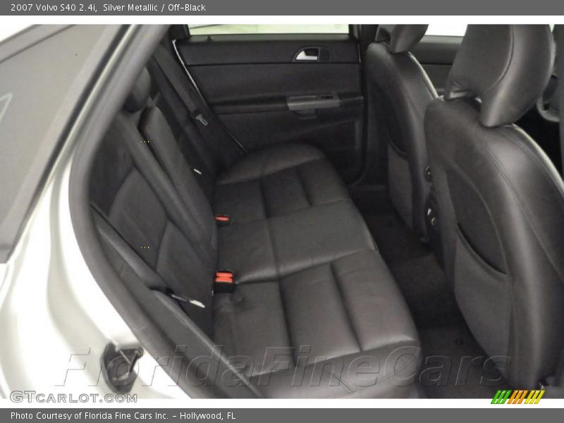 Silver Metallic / Off-Black 2007 Volvo S40 2.4i