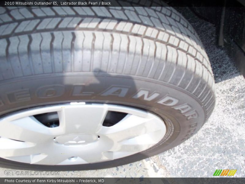 Labrador Black Pearl / Black 2010 Mitsubishi Outlander ES