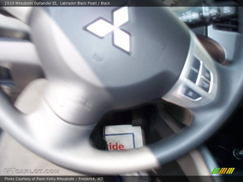 Labrador Black Pearl / Black 2010 Mitsubishi Outlander ES