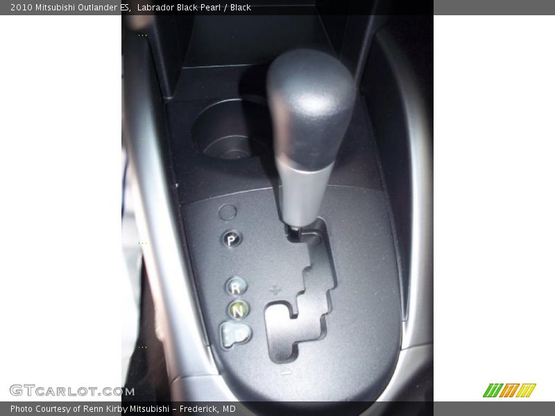 Labrador Black Pearl / Black 2010 Mitsubishi Outlander ES