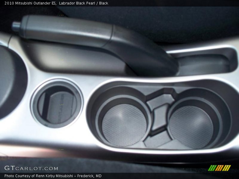 Labrador Black Pearl / Black 2010 Mitsubishi Outlander ES