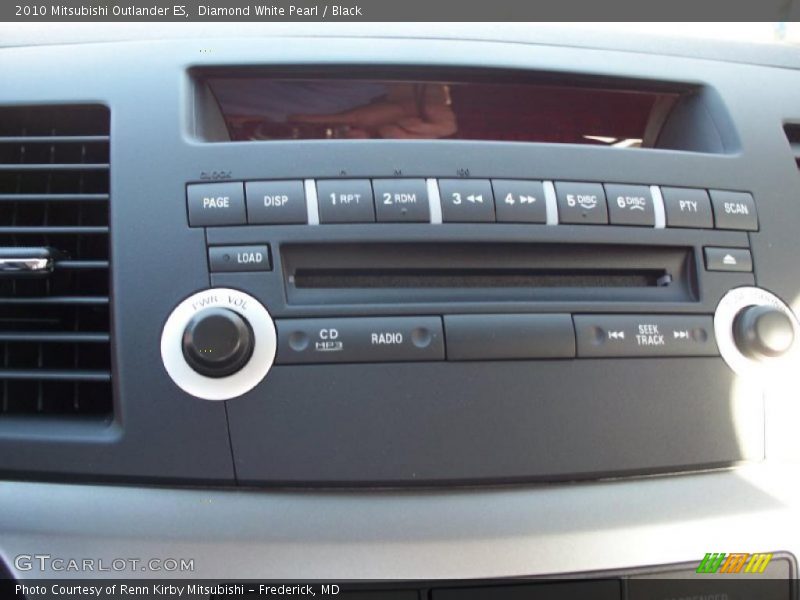 Diamond White Pearl / Black 2010 Mitsubishi Outlander ES