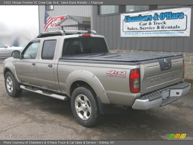 Sand Dune Metallic / Charcoal 2002 Nissan Frontier SC Crew Cab 4x4