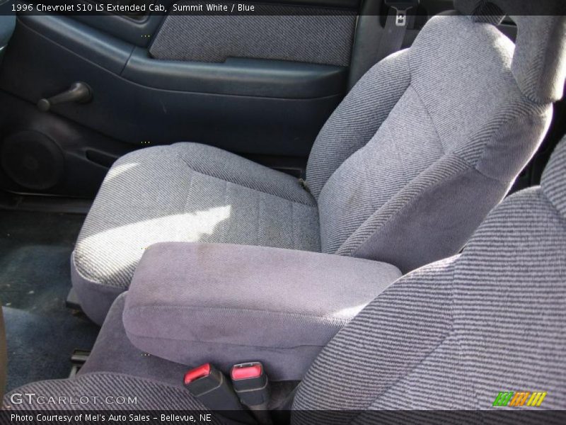 Summit White / Blue 1996 Chevrolet S10 LS Extended Cab